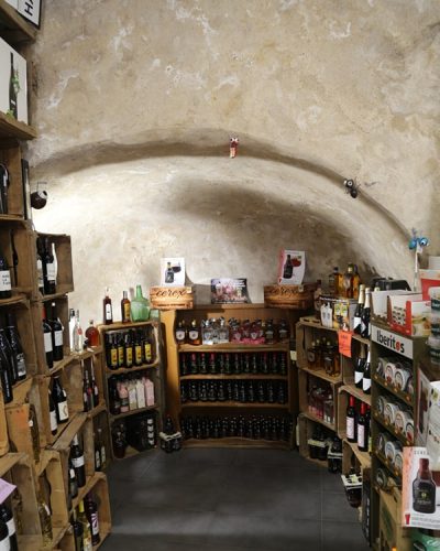 sobre-nosotros-cueva-vinos-milana-comprar-almogrote